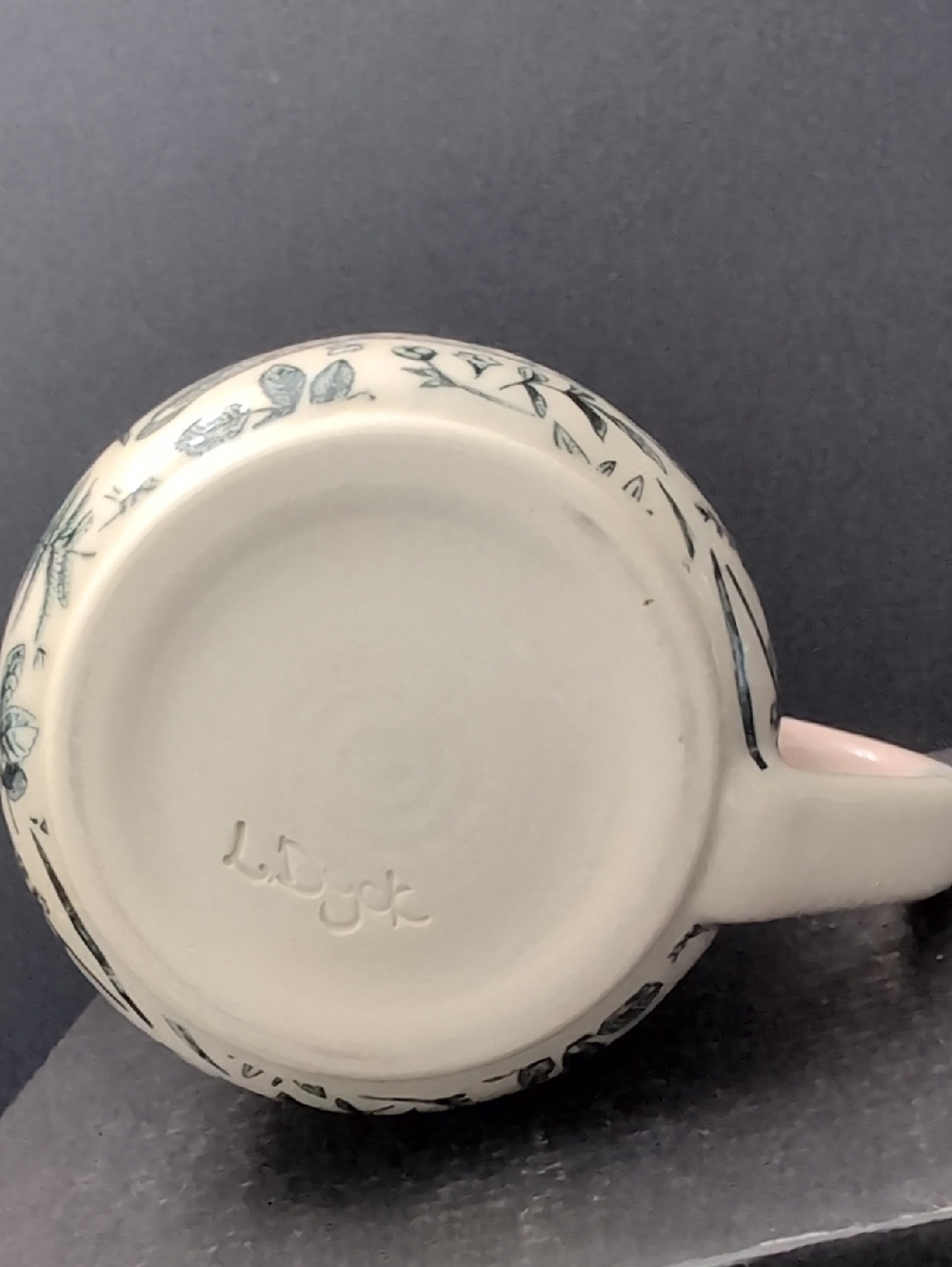 L.Dyck Pink/White Pottery Mug Features A Rabbit/Florals. - Picture 6 of 8